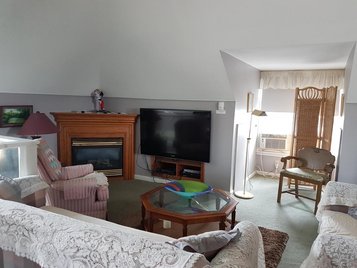 Ye Olde Walkerville Bed & Breakfast Виндзор Экстерьер фото