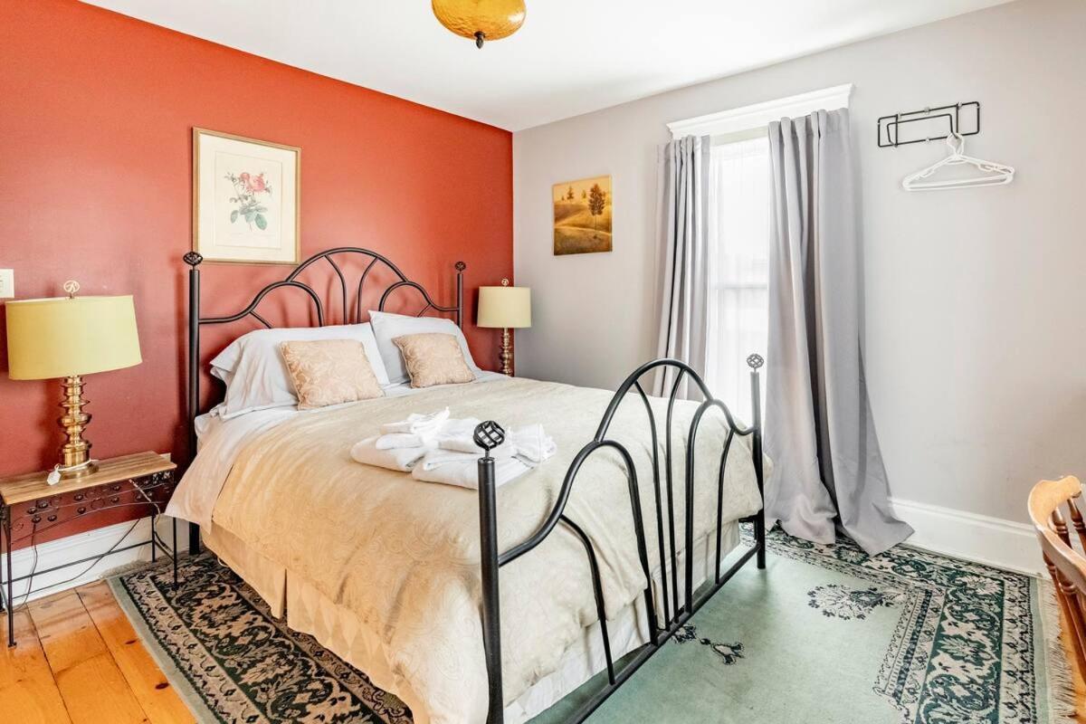 Ye Olde Walkerville Bed & Breakfast Виндзор Экстерьер фото