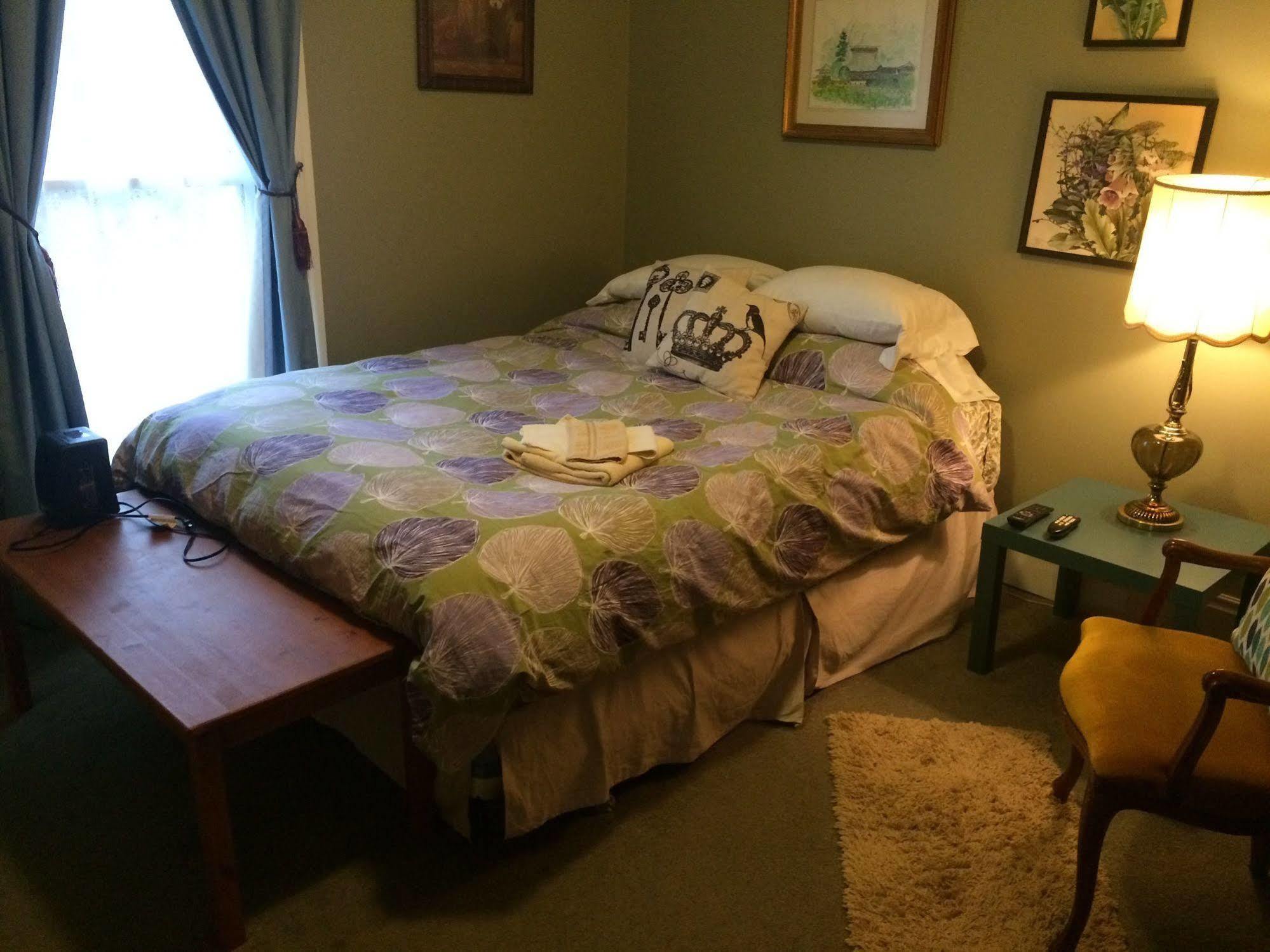 Ye Olde Walkerville Bed & Breakfast Виндзор Экстерьер фото