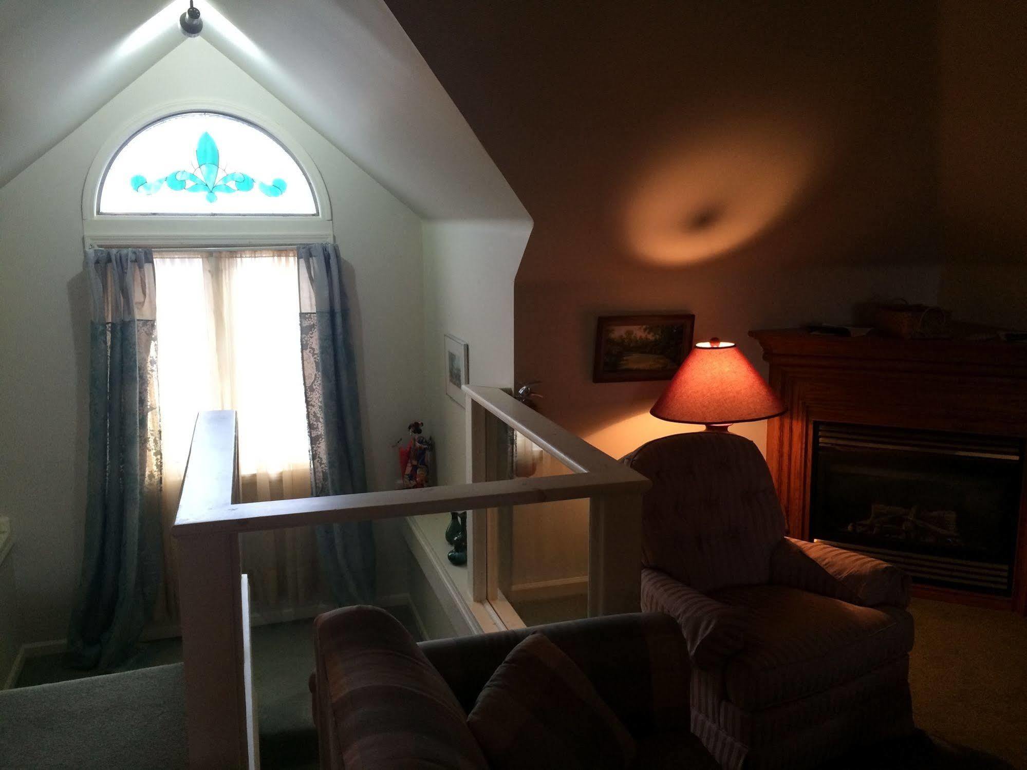 Ye Olde Walkerville Bed & Breakfast Виндзор Экстерьер фото